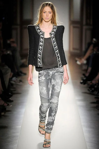 Look 7